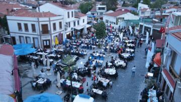 Ayvalık’dev iftar sofrası