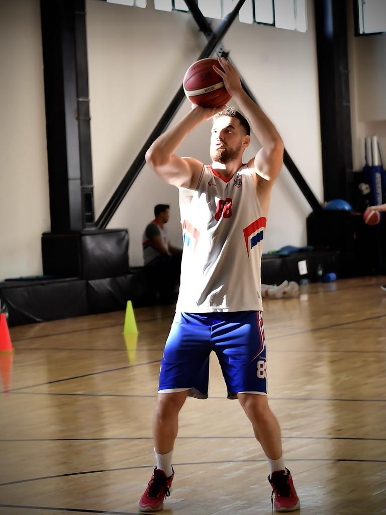 Akhisar Belediye Basketbol, Onat ile 1 yıllık sözleşme imzaladı