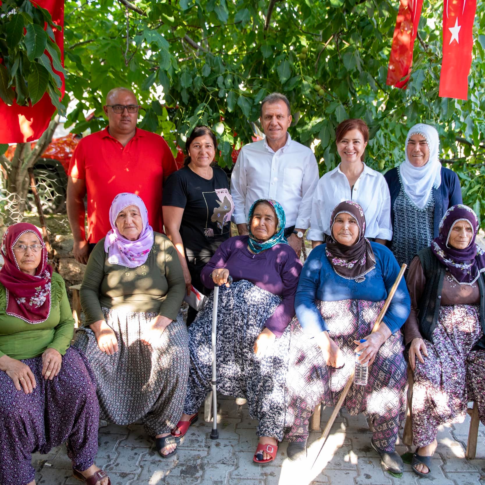 Belediye Başkanı Vahap Seçer, ilçe ziyaretlerine Erdemli ile devam etti