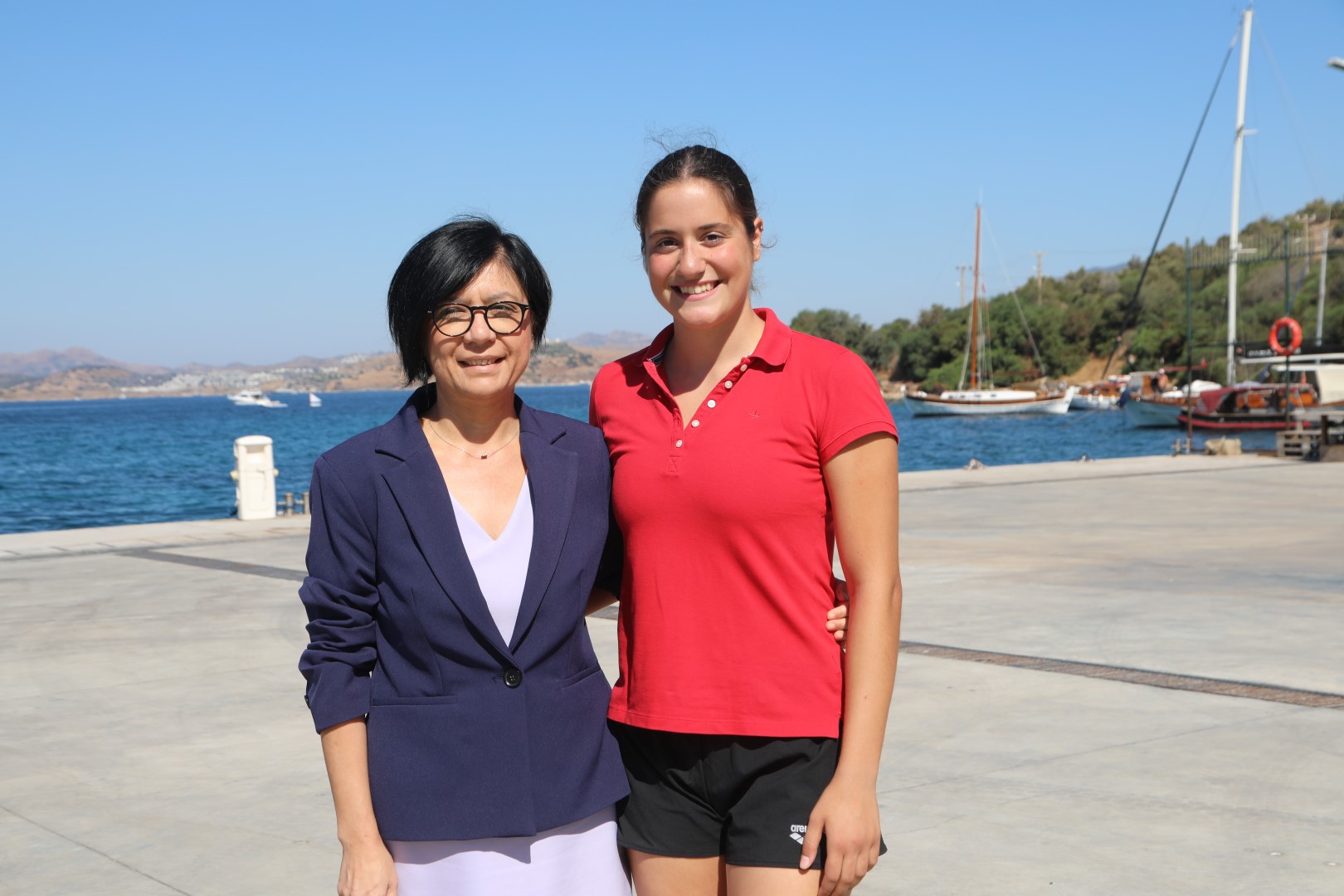 Manş Kanalı’nı yüzerek geçen en genç Türk sporcu olma yolunda ilerliyor