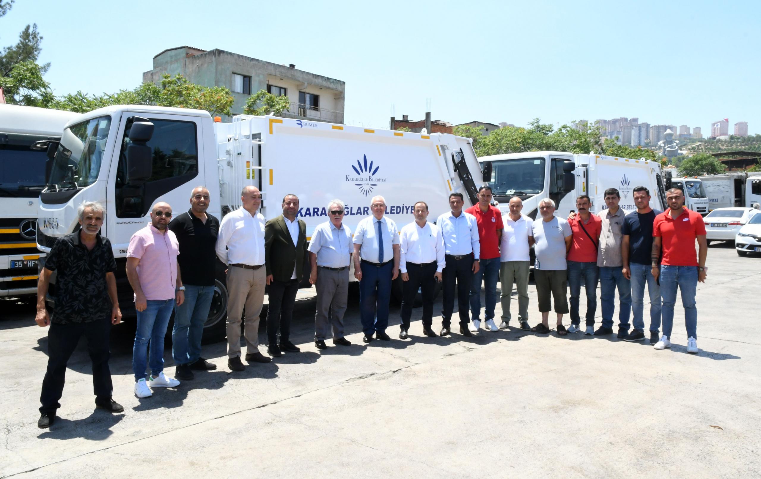 Karabağlar’a Bayram armağanları