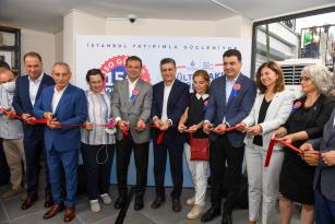 Esenyurt Gülten Akın Kütüphanesi’ hizmete açıldı.