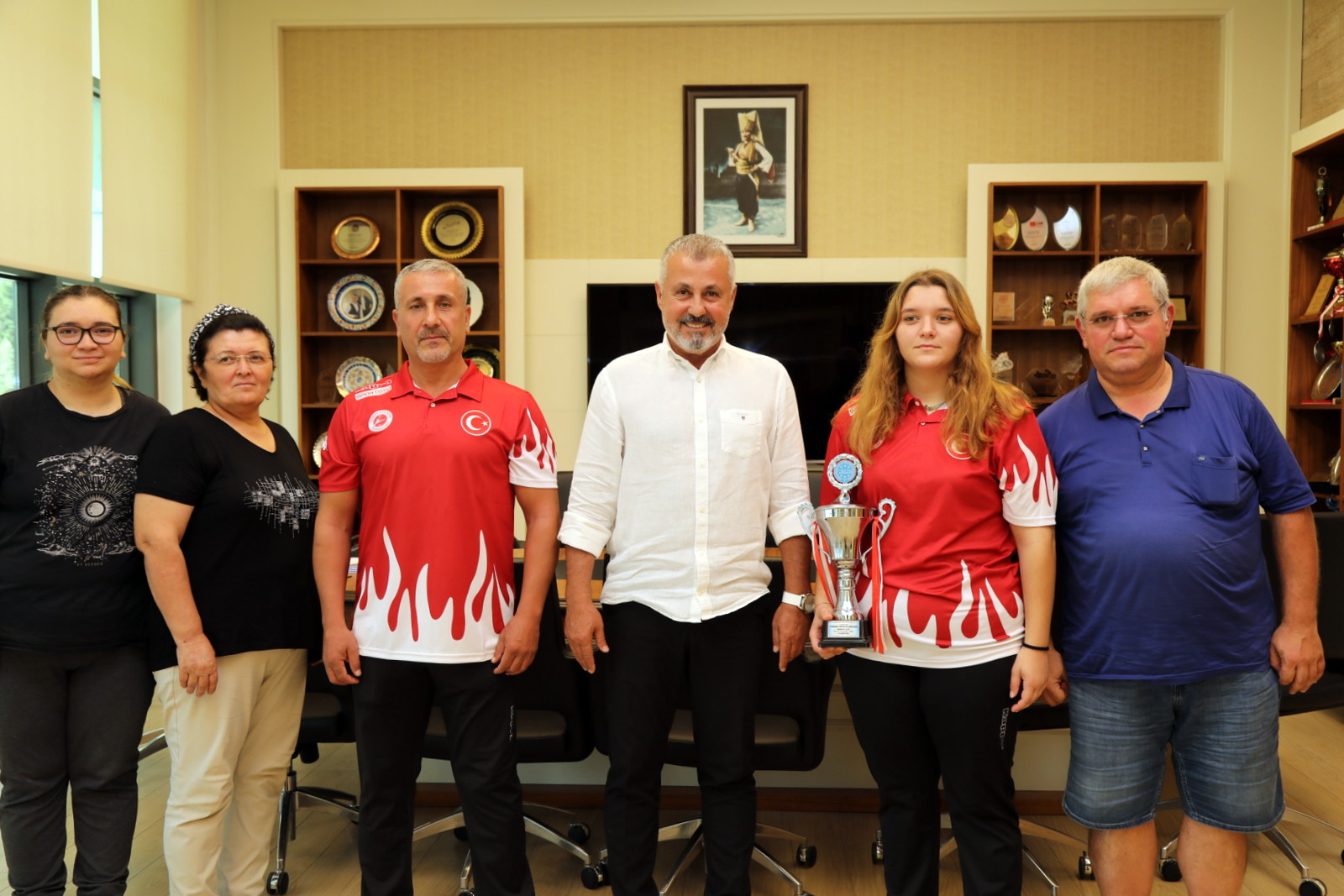 Şampiyon Manavgat Belediye Başkanı Şükrü Sözen’i makamında ziyaret etti