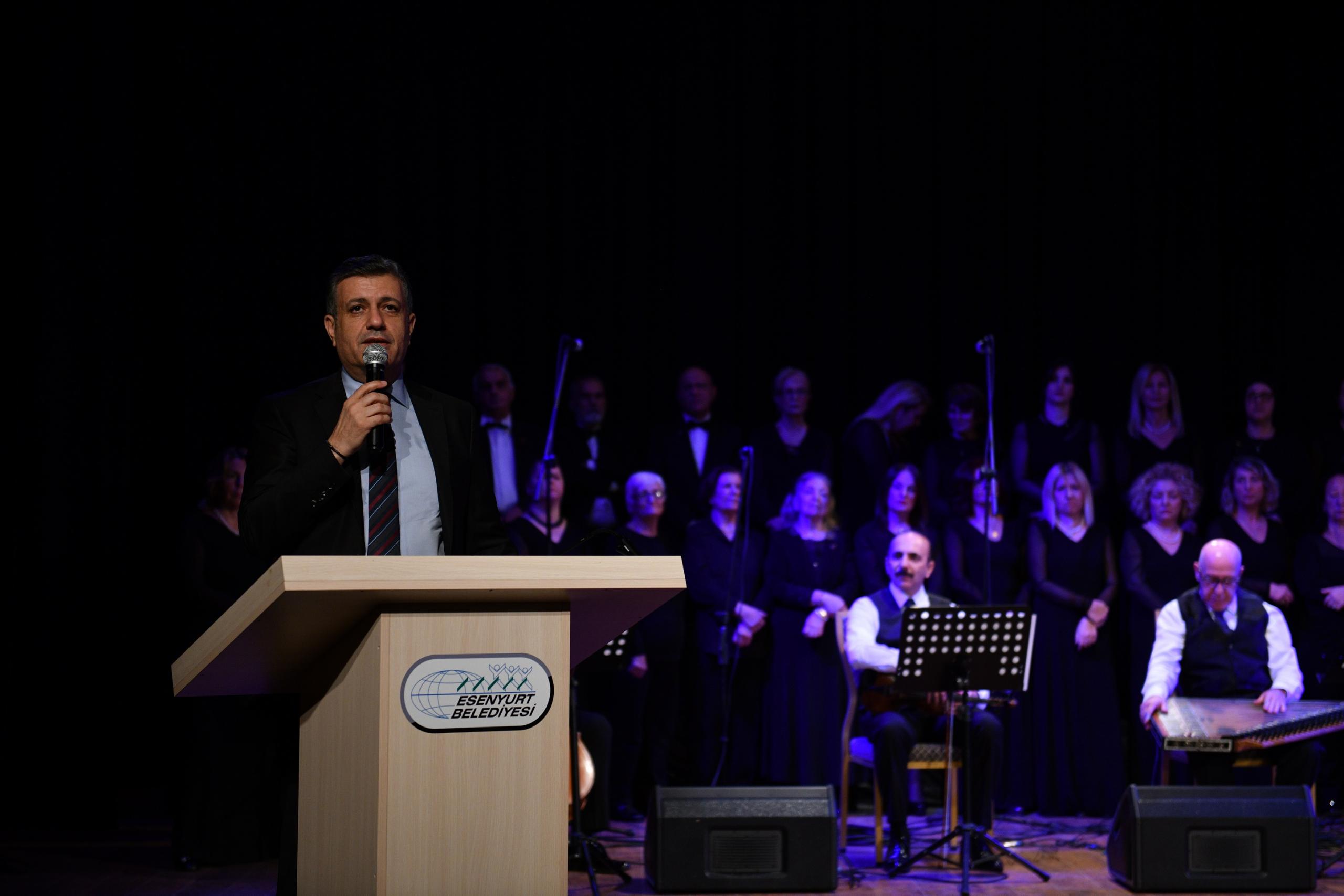 Atatürk’ün en sevdiği parçalardan oluşan ‘Sarı Zeybek’ programı düzenlendi