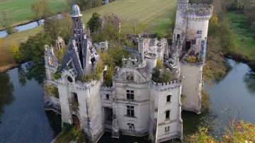 İngiltere’deki şatoyla aynı fiyata Kadıköy’de bir daire