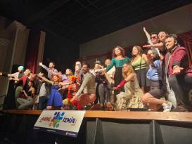 Artiz Mektebi, Akhisar’da tiyatro severlerle buluştu