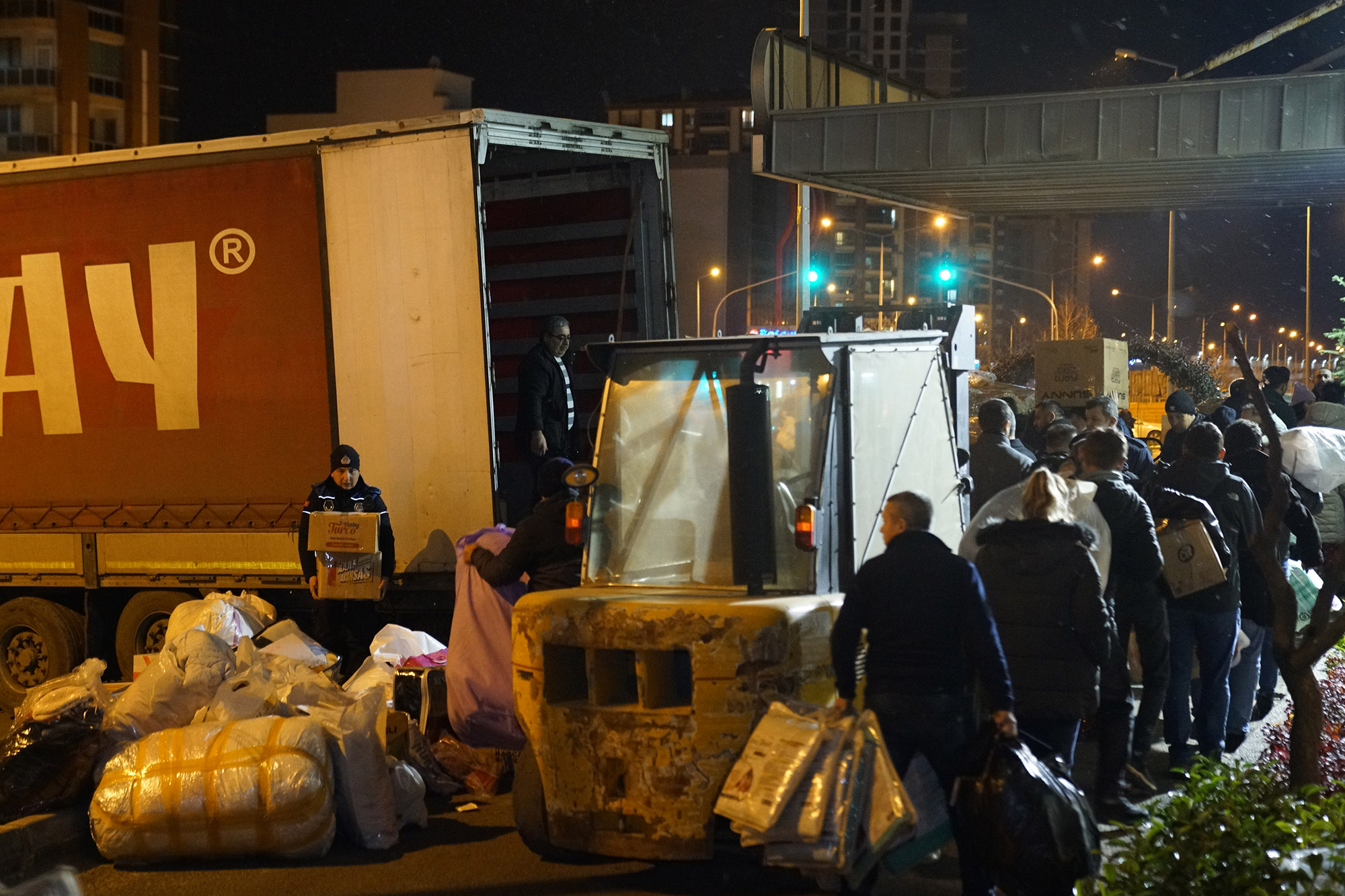 Çorlu’dan Deprem Bölgesine 7 Tır Dolusu Yardım