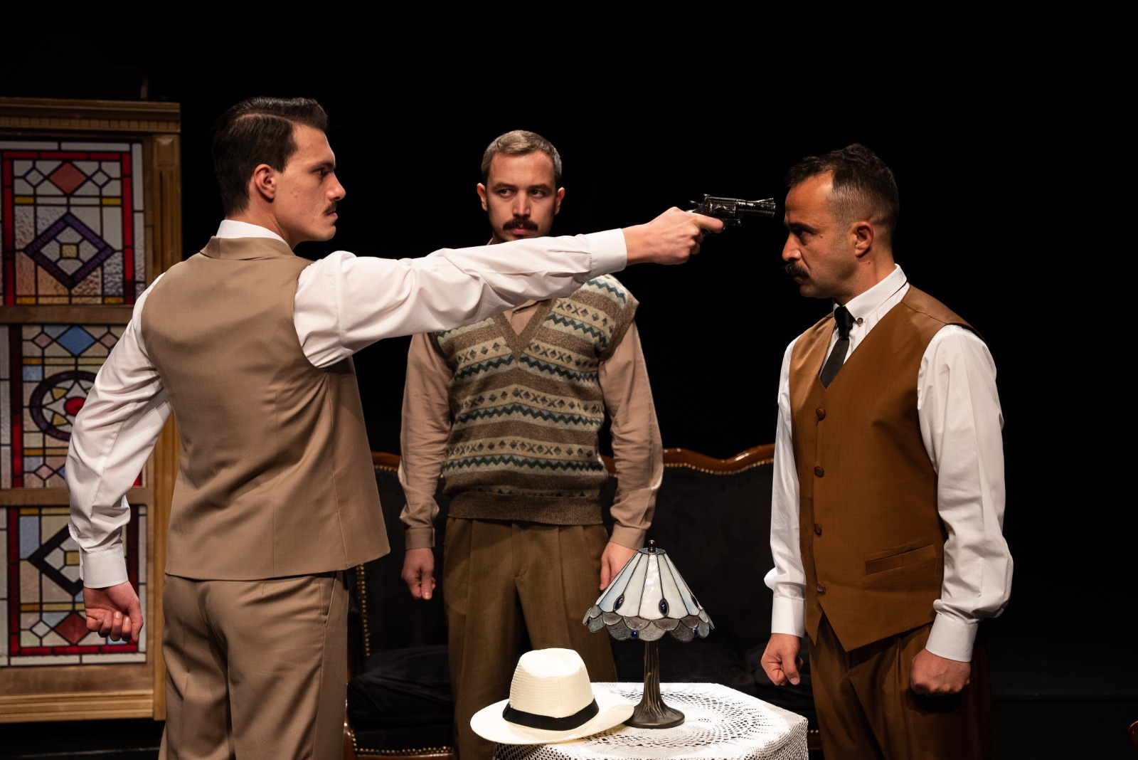 İzmir Şehir Tiyatroları sezonu kapalı gişe tamamladı