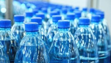 Pet şişe sularda yüzde 20 ila 30 artış olduğunu açıkladı.