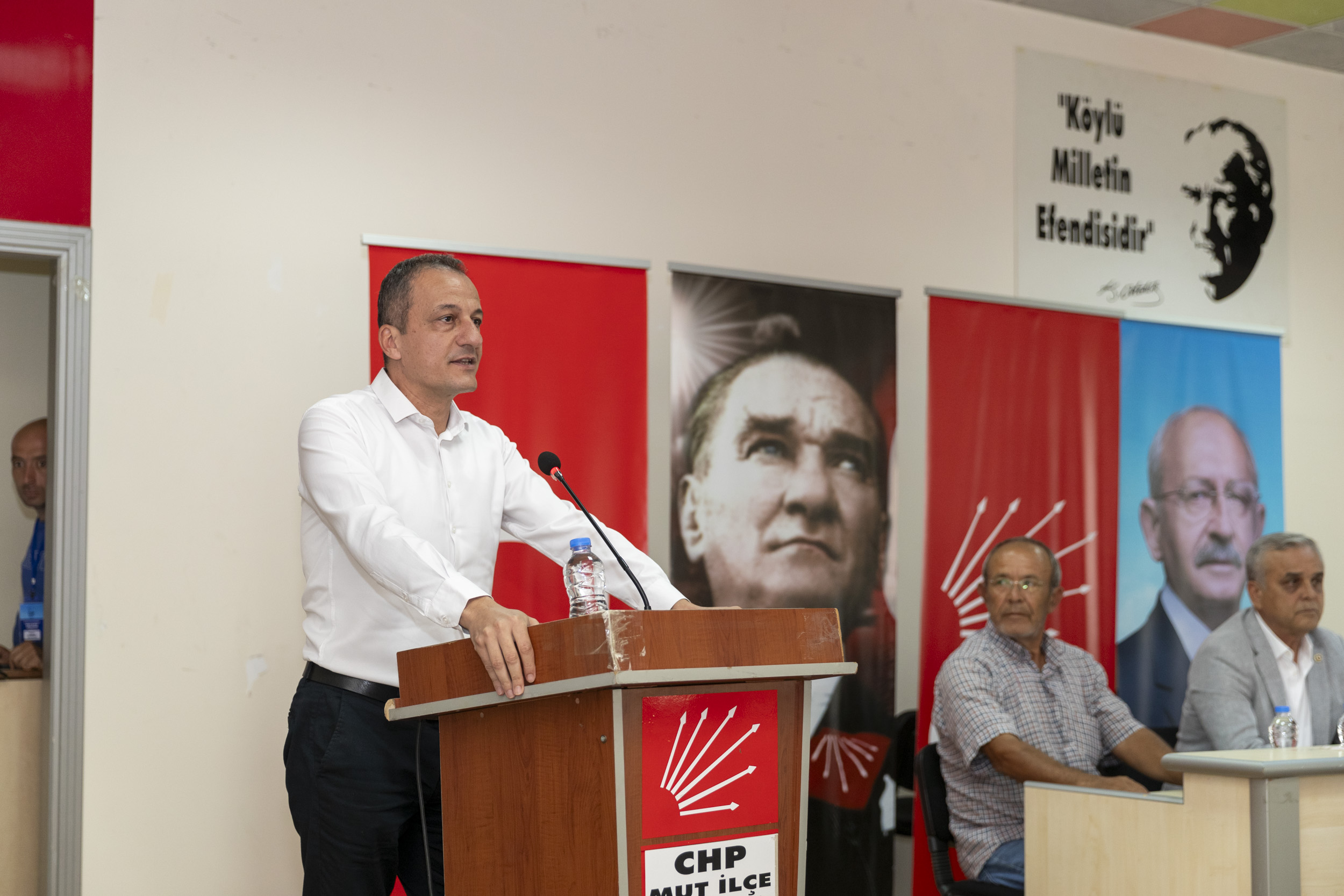 CHP İl Başkanı Koral Ömür, Mut İlçe Örgütü Olağan Kongresi’ne katıldı.