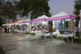 Kadın Emeği Pazarı,  Küçükçekmece Göl Kenarı’nda vatandaşlarla buluşuyor. 