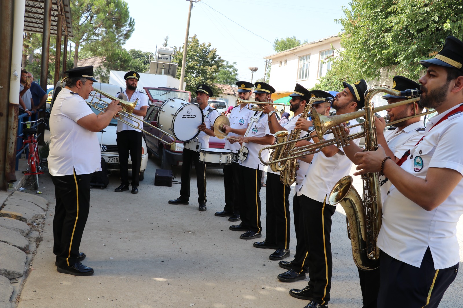 Başkan Arıkan Belediyeyi Vatandaşın Ayağına Taşıyor.