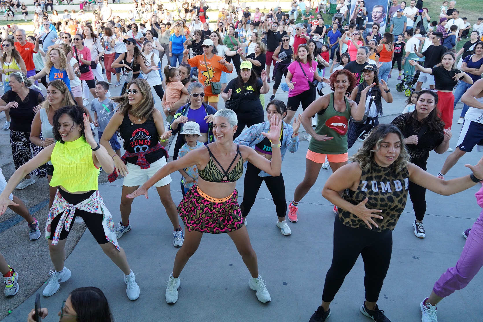 Beylikdüzü Belediyesi, Zumba Şenliği düzenledi.