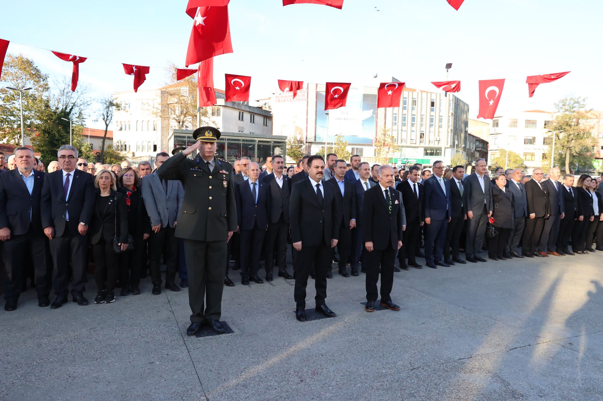 Atatürk,Bayrampaşa’da düzenlenen törenle anıldı.