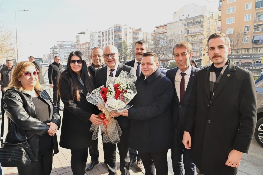Başkan Cengiz Ergün, MHP Manisa İl Başkanlığını ziyaret etti.