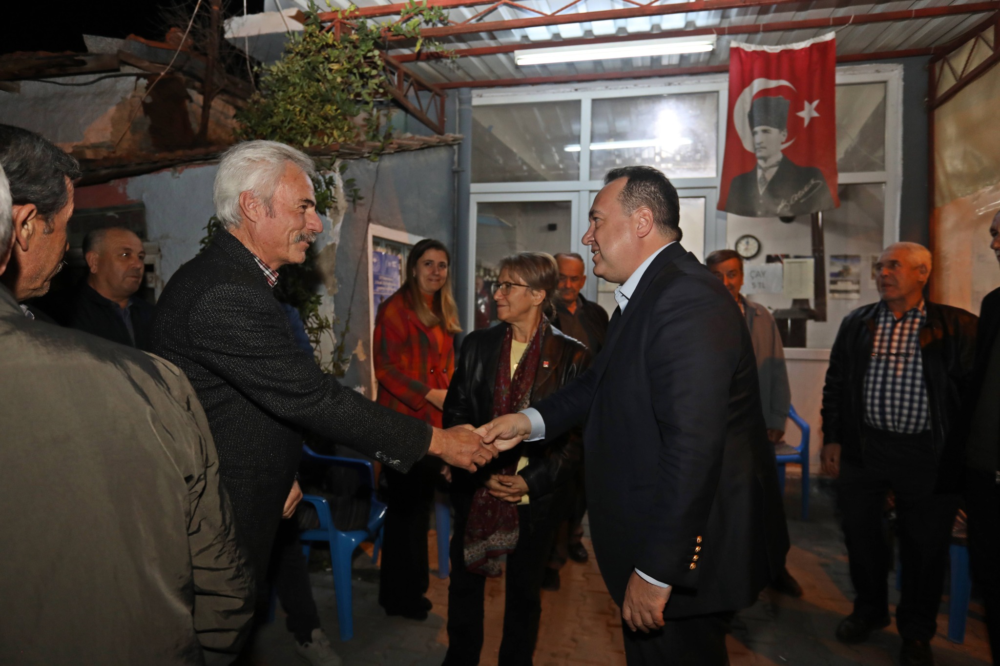 Başkan Besim Dutlulu mahalle ziyaretlerine kaldığı yerden devam ediyo