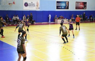 “Mavi Kelebekler”galibiyete doymuyor.