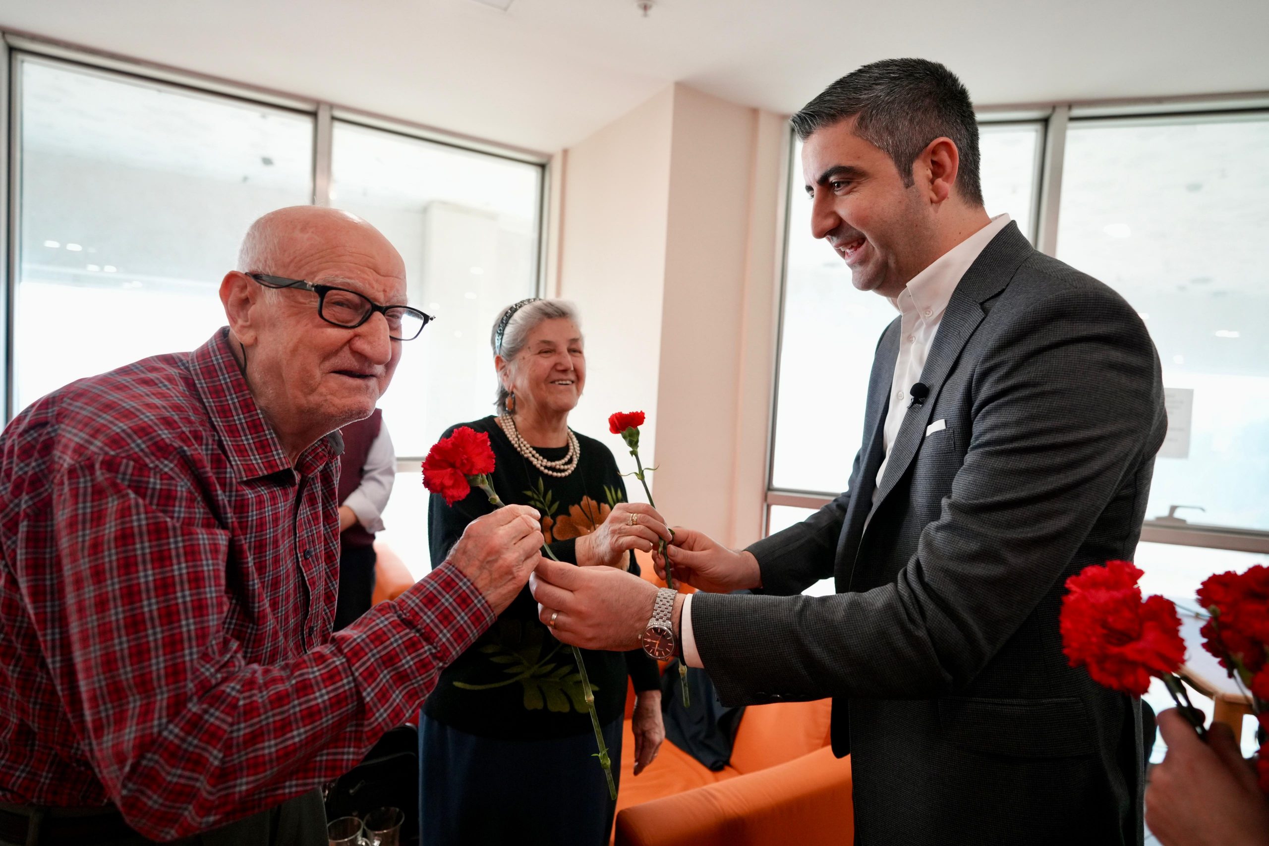 Gökhan Yüksel, Yaşlılara Saygı Haftası’nda Huzurevi Sakinlerini Unutmadı