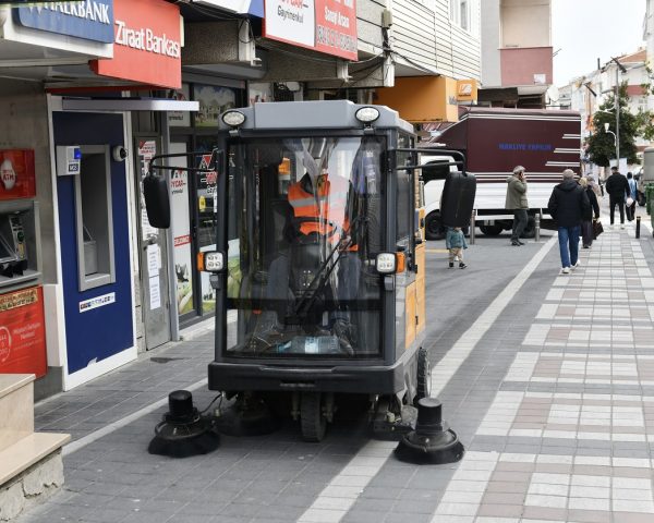 Esenyurt Belediyesi,Bayram öncesi cadde ve sokakları temizledi