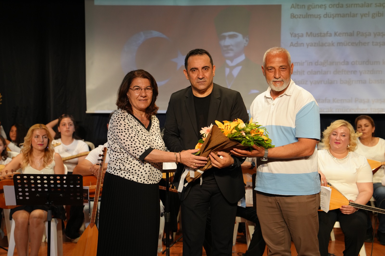 Kartal Belediyesi Bağlama Kursu Öğrencilerinden Eşsiz Konser
