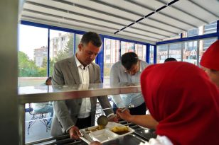 Başkan Sarıkurt, Çorlu Belediyesi Kent Lokantası’nda Vatandaşlarla Buluştu