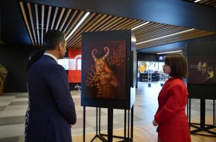 EVRENLER” BEYLİKDÜZÜ’NDE SANATSEVERLERLE BULUŞTU